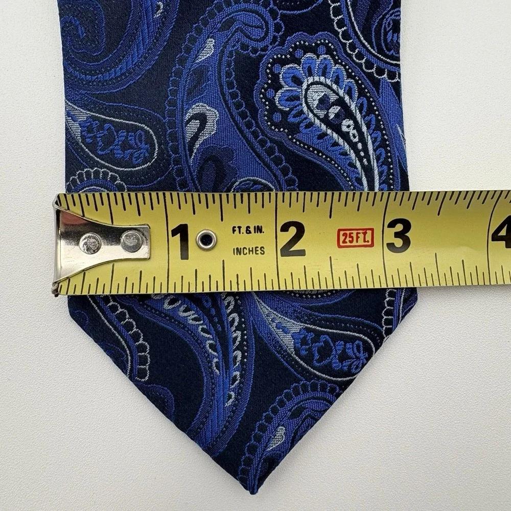 Bugatchi Men's Silk Tie Blue Silver Paisley Made in Italy Designer Luxury 3.5